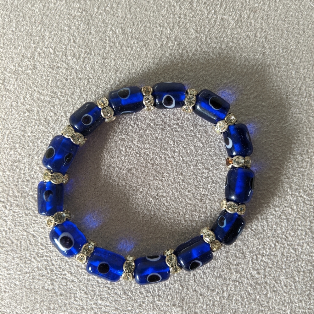 Blue bead bracelet